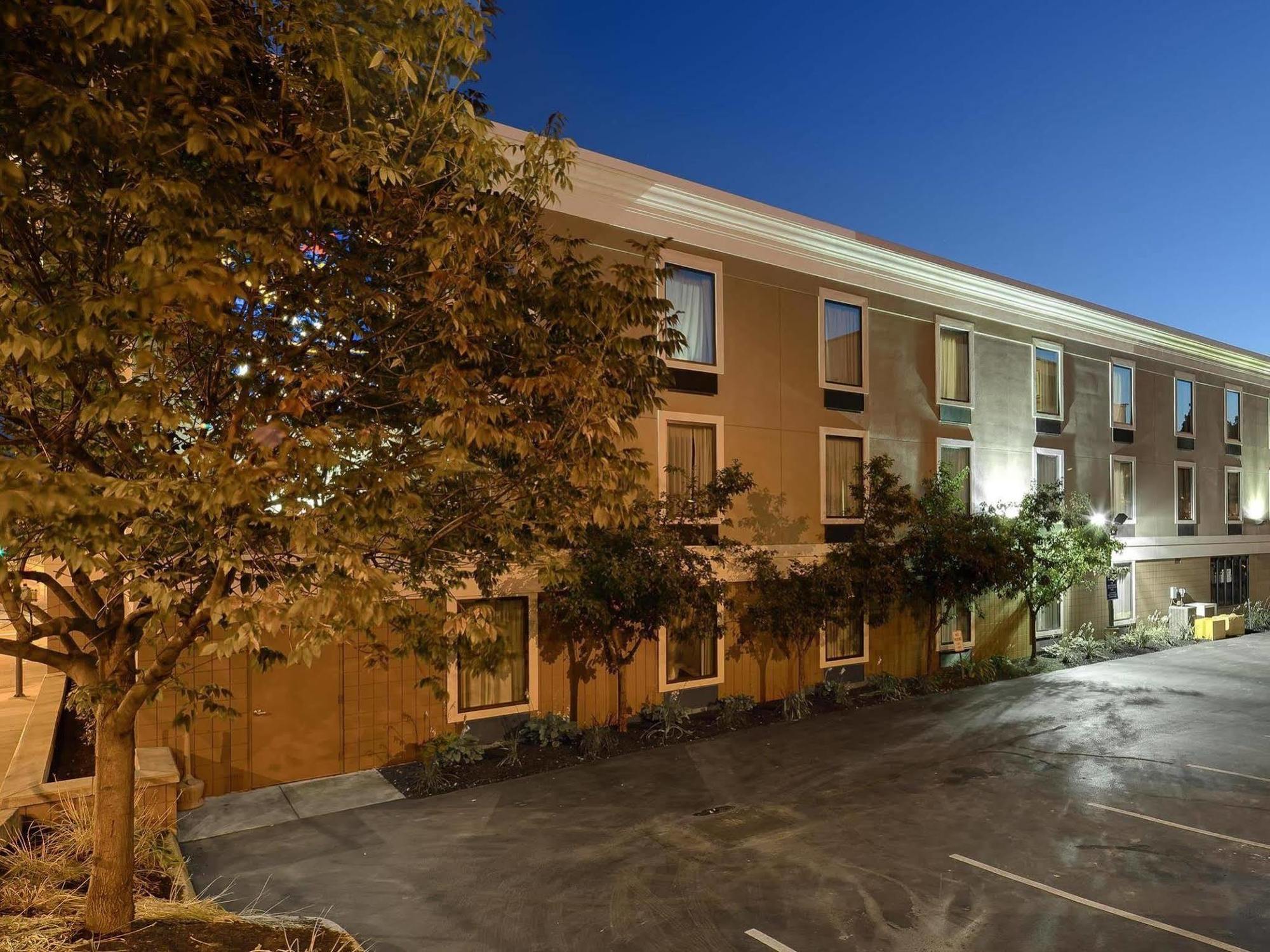 La Quinta By Wyndham Jamestown Exteriér fotografie